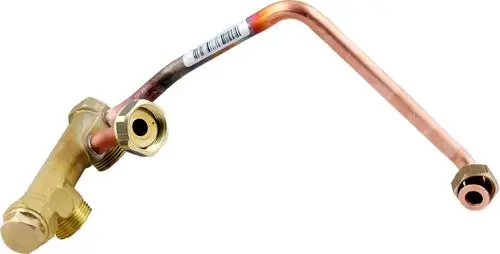 Verrohrung für WW-/KW-Anschluss, aus Messing und Kupfer, geeignet für Wolf CGB-K-20. Komponenten mit Schraubanschlüssen zur sicheren Verbindung.